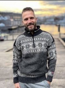 Nordlys mønstret modell Bretind - en litt tynnere ull genser i Koks og natur  - UTGÅENDE MODELL- 