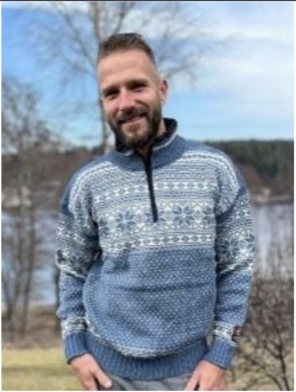 Nordlys mønstret modell Bretind – en litt tynnere ull genser i blå og natur -UTGÅENDE MODELL-