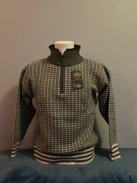 Ullvogna Islender – en litt tynnere ull genser i grønn og natur